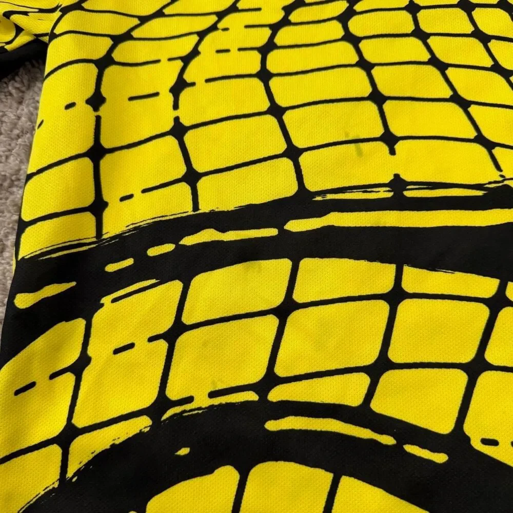 Nike Men's Yellow and Black Jersey